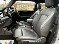 USED 2021 71 MINI Electric Hatch Cooper SE 32.6kWh Level 3 Hatchback 3dr Electric Auto (184 ps) 2 OWNERS FROM NEW* MINI SERVICE HISTORY* FULL EV* AUTOMATIC* SAT NAV* PANORAMIC ROOF* FULL LEATHER* HEATED SEATS* ECO  / SPORT MODE* SPEED / COLLISION ASSIST* TRACTION CONTROL* ELECTRIC HANDBRAKE