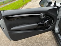 USED 2021 71 MINI Electric Hatch Cooper SE 32.6kWh Level 3 Hatchback 3dr Electric Auto (184 ps) 2 OWNERS FROM NEW* MINI SERVICE HISTORY* FULL EV* AUTOMATIC* SAT NAV* PANORAMIC ROOF* FULL LEATHER* HEATED SEATS* ECO  / SPORT MODE* SPEED / COLLISION ASSIST* TRACTION CONTROL* ELECTRIC HANDBRAKE