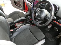 USED 2020 70 MINI COUNTRYMAN 1.5 10kWh Cooper SE Sport SUV 5dr Petrol Plug-in Hybrid Auto ALL4 Euro 6 (s/s) (224 ps) SAT NAV HEATED SEATS PART LEATHER INTERIOR CRUISE CONTROL PARKING SENSORS 1 OWNER SERVICE HISTORY WARRANTY