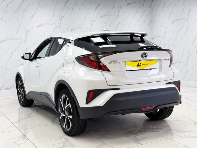 2022 Toyota C-HR 1.8L Design 5dr - Photo 11