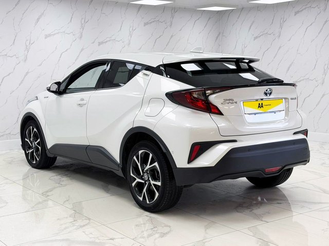 2022 Toyota C-HR 1.8L Design 5dr - Photo 12