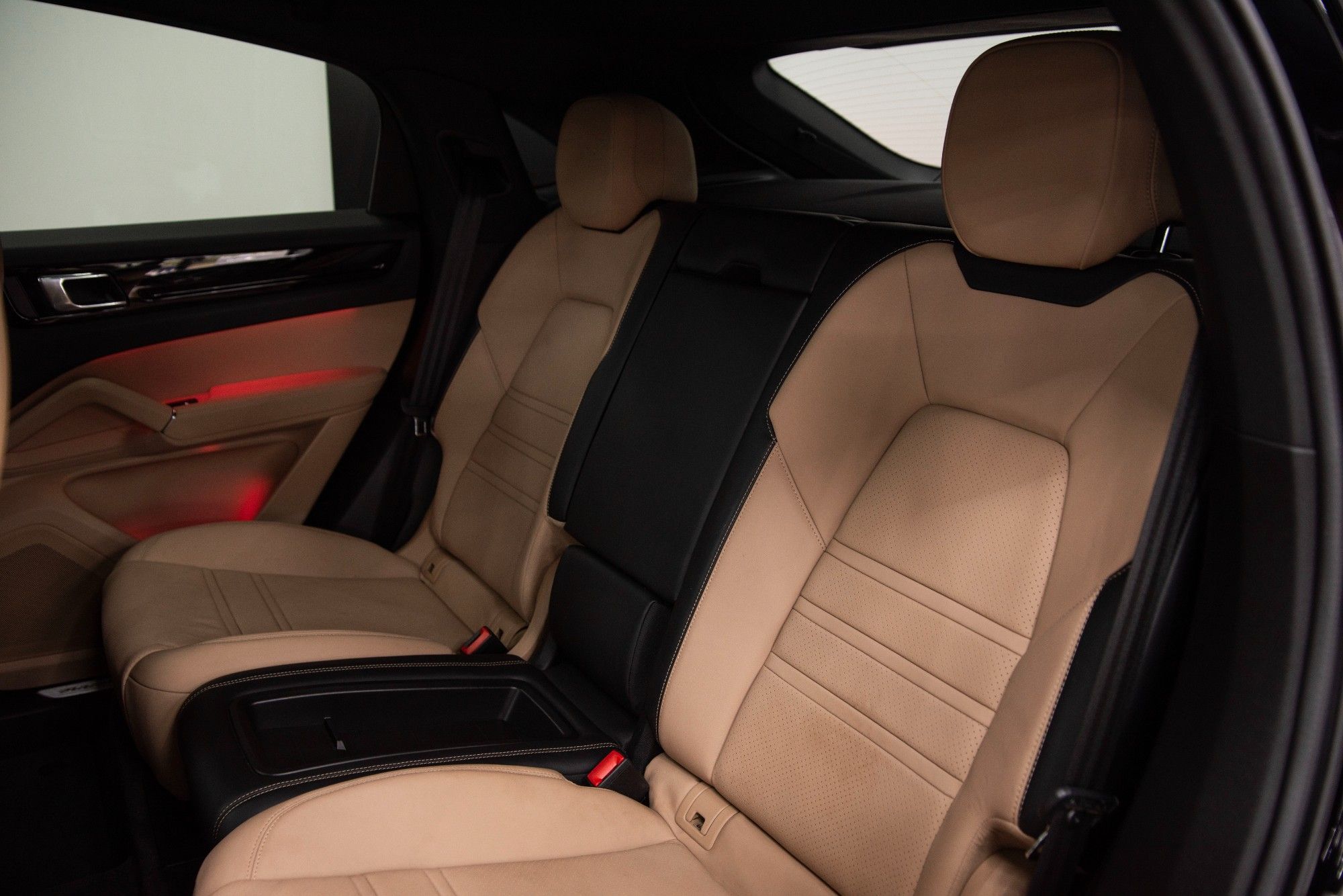 USED 2022 22 PORSCHE CAYENNE 3.0 V6 E-Hybrid 