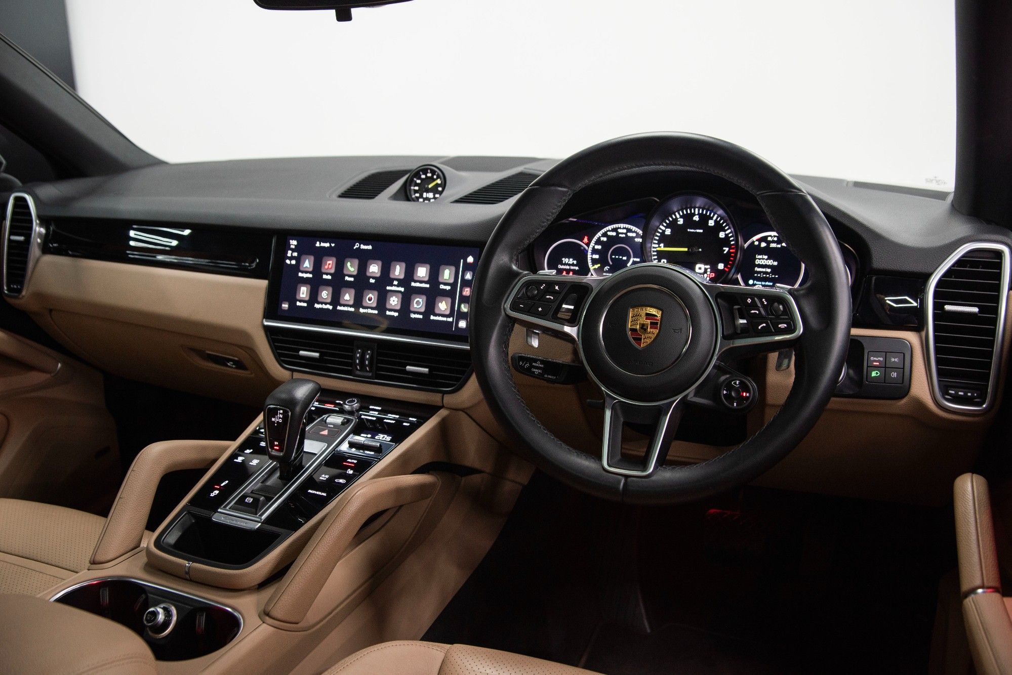 USED 2022 22 PORSCHE CAYENNE 3.0 V6 E-Hybrid 