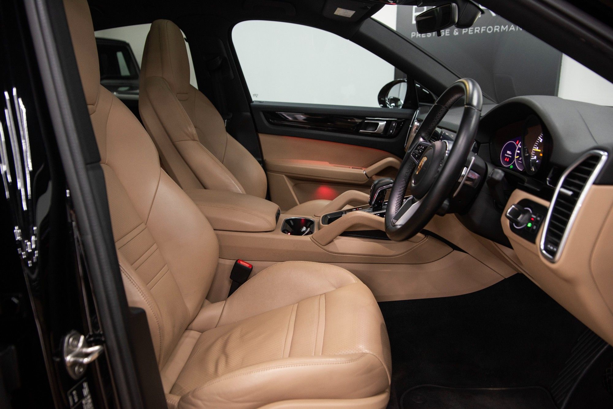 USED 2022 22 PORSCHE CAYENNE 3.0 V6 E-Hybrid 