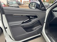 USED 2019 69 LAND ROVER RANGE ROVER EVOQUE 2.0 D180 R-Dynamic SE SUV 5dr Diesel Auto 4WD Euro 6 (s/s) (180 ps) Drives as magnificently as it looks