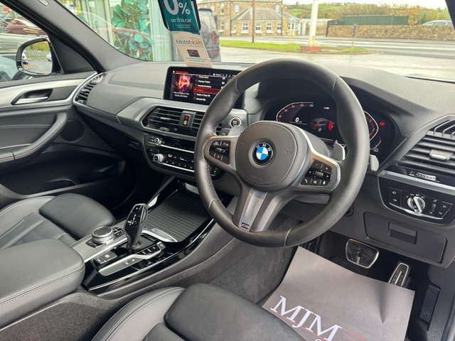 2019 BMW X3 2019 2.0 20d M Sport SUV 5dr Diesel Auto xDrive Euro 6 (s/s) (190 ps) * HUGE SPEC LIST * HEATED VERNASCA LEATHER * BMW MOBILITY SYSTEM * VIRTUAL COCKPIT * REAR CAMERA * AUTOMATIC TAILGATE * SUN PROTECTION GLAZING * 19" ALLOY WHEELS * APPLE CARPLAY * CRUISE CONTROL * ALPINE WHITE * AMBIENT LIGHTING * 10.25" DISPLAY * BLUETOOTH * LED LIGHTS * PARKING ASSISTANT * POWER FOLD MIRRORS * DAB * SAT NAV * STUNNING THROUGHOUT * - Photo 4