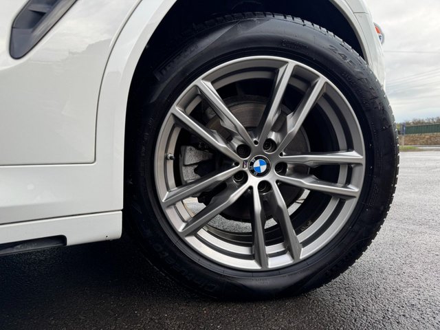 2019 BMW X3 2019 2.0 20d M Sport SUV 5dr Diesel Auto xDrive Euro 6 (s/s) (190 ps) * HUGE SPEC LIST * HEATED VERNASCA LEATHER * BMW MOBILITY SYSTEM * VIRTUAL COCKPIT * REAR CAMERA * AUTOMATIC TAILGATE * SUN PROTECTION GLAZING * 19" ALLOY WHEELS * APPLE CARPLAY * CRUISE CONTROL * ALPINE WHITE * AMBIENT LIGHTING * 10.25" DISPLAY * BLUETOOTH * LED LIGHTS * PARKING ASSISTANT * POWER FOLD MIRRORS * DAB * SAT NAV * STUNNING THROUGHOUT * - Photo 5