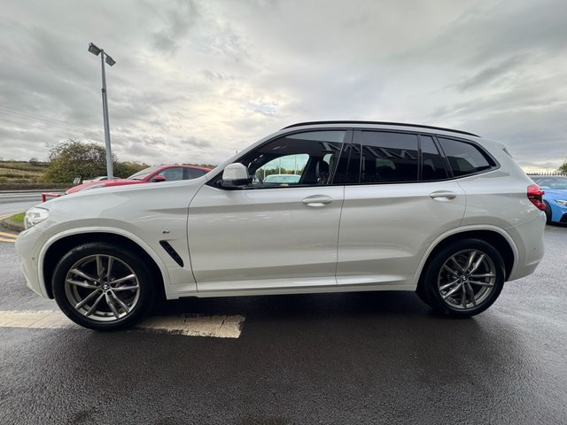 2019 BMW X3 2019 2.0 20d M Sport SUV 5dr Diesel Auto xDrive Euro 6 (s/s) (190 ps) * HUGE SPEC LIST * HEATED VERNASCA LEATHER * BMW MOBILITY SYSTEM * VIRTUAL COCKPIT * REAR CAMERA * AUTOMATIC TAILGATE * SUN PROTECTION GLAZING * 19" ALLOY WHEELS * APPLE CARPLAY * CRUISE CONTROL * ALPINE WHITE * AMBIENT LIGHTING * 10.25" DISPLAY * BLUETOOTH * LED LIGHTS * PARKING ASSISTANT * POWER FOLD MIRRORS * DAB * SAT NAV * STUNNING THROUGHOUT * - Photo 11