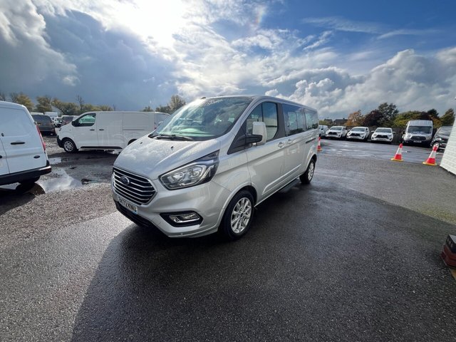 2022 Ford Tourneo Custom 2L Titanium 5dr - Photo 2