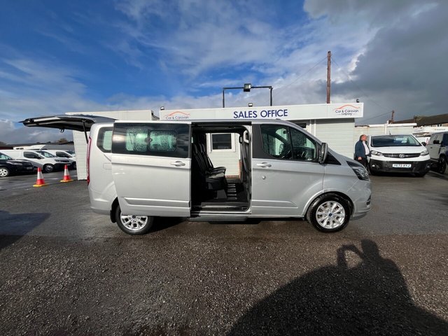 2022 Ford Tourneo Custom 2L Titanium 5dr - Photo 9