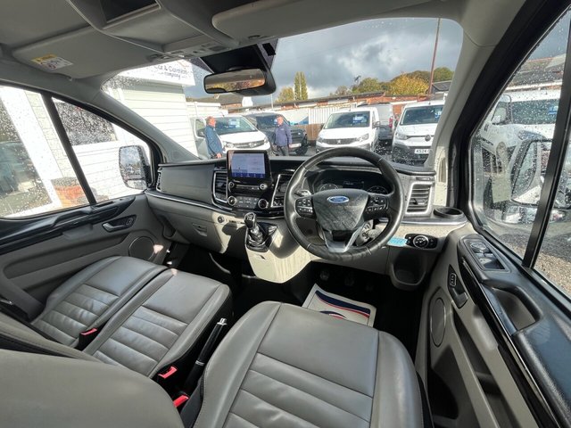 2022 Ford Tourneo Custom 2L Titanium 5dr - Photo 11
