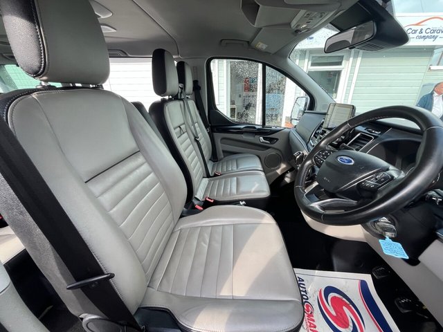 2022 Ford Tourneo Custom 2L Titanium 5dr - Photo 10