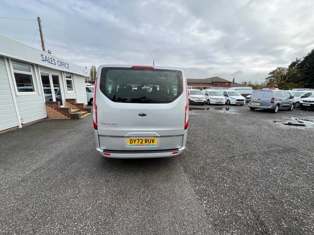 2022 Ford Tourneo Custom 2L Titanium 5dr - Photo 9
