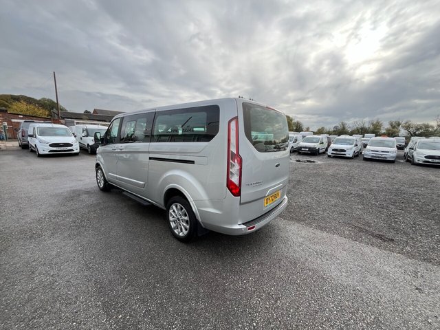 2022 Ford Tourneo Custom 2L Titanium 5dr - Photo 8