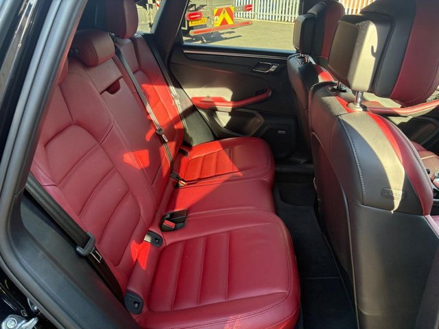 2022 PORSCHE MACAN - Photo 11