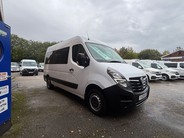2021 VAUXHALL MOVANO £15995 + VAT Edition minibus STOCKPORT / MANCHESTER - Photo 11