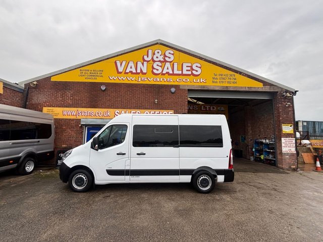 2021 VAUXHALL MOVANO £15995 + VAT Edition minibus STOCKPORT / MANCHESTER - Photo 12