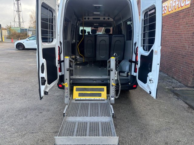 2021 VAUXHALL MOVANO £15995 + VAT Edition minibus STOCKPORT / MANCHESTER - Photo 3