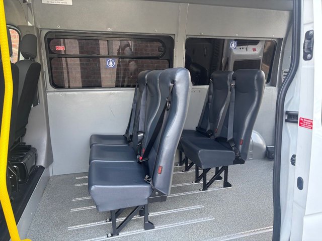 2021 VAUXHALL MOVANO £15995 + VAT Edition minibus STOCKPORT / MANCHESTER - Photo 6