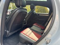 USED 2023 23 PORSCHE CAYENNE 3.0 V6 E-Hybrid 17.9kWh Platinum Edition Coupe 5dr Petrol Plug-in Hybrid TiptronicS 4WD Euro 6 (s/s) (3.6kW Charger) (462 ps) AIR SUSPENSION/22 IN SPIDER ALLOYS