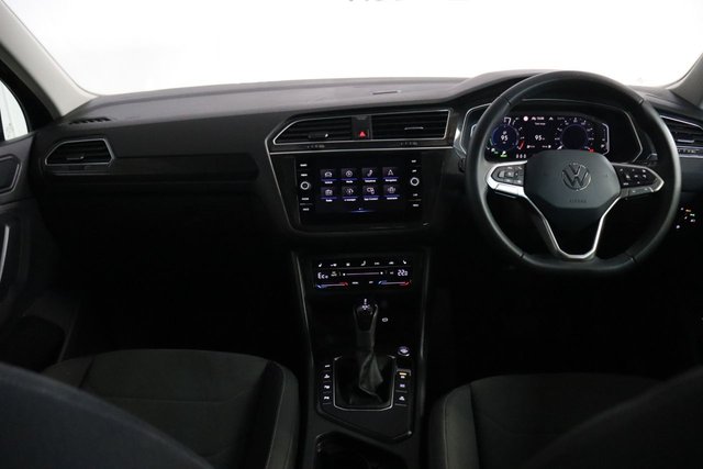 2023 VOLKSWAGEN TIGUAN 1.4 TSI 13kWh Elegance 5dr DSG (PAN ROOF, APPLE CAR PLAY) - Photo 9