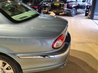 USED 2001 51 JAGUAR X-TYPE 2.5 V6 SE Saloon 4dr Petrol Automatic (AWD) (244 g/km, 194 bhp) Full service his 19 in total!!