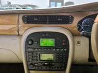 USED 2001 51 JAGUAR X-TYPE 2.5 V6 SE Saloon 4dr Petrol Automatic (AWD) (244 g/km, 194 bhp) Full service his 19 in total!!