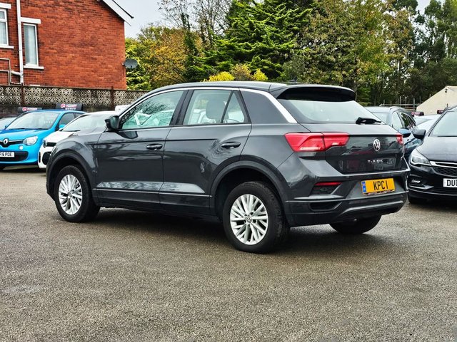 2019 VOLKSWAGEN T-ROC - Photo 8