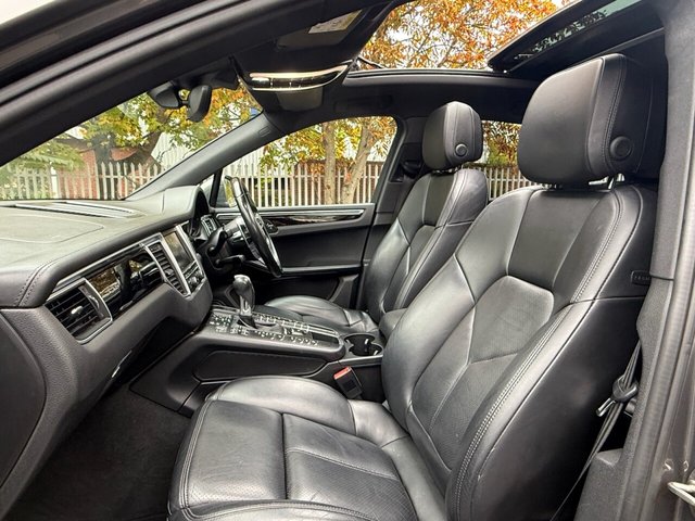 2015 Porsche Macan 3L S 5dr - Photo 9