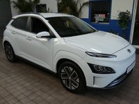 USED 2021 71 HYUNDAI KONA 64kWh Premium SUV 5dr Electric Auto (10.5kW Charger) (204 ps) SAT NAV HEATED SEATS CRUISE CONTROL REAR VIEW CAMERA PARKING SENSORS 1 OWNER EXCELLENT SERVICE HISTORY HYUNDAI WARRANTY TILL SEPT 2026