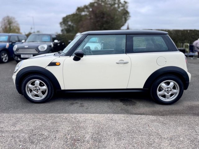 2010 MINI HATCH - Photo 6