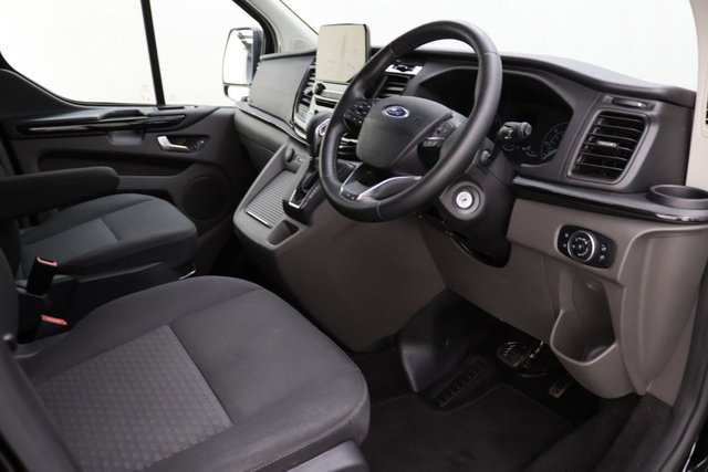 2022 Ford Tourneo Custom 2L Zetec 5dr - Photo 10