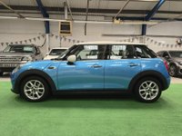 USED 2017 17 MINI HATCH 1.5 Cooper Auto Euro 6 (s/s) 5dr Ultra Low Miles-Huge Spec