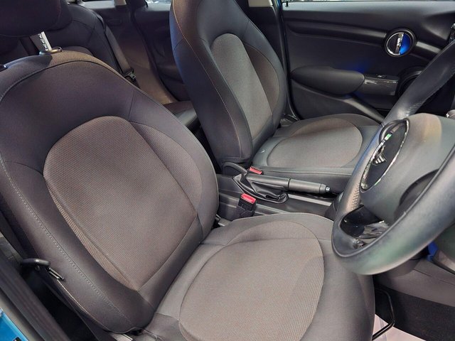 2017 MINI HATCH 1.5 Cooper Auto Euro 6 (s/s) 5dr - Photo 8