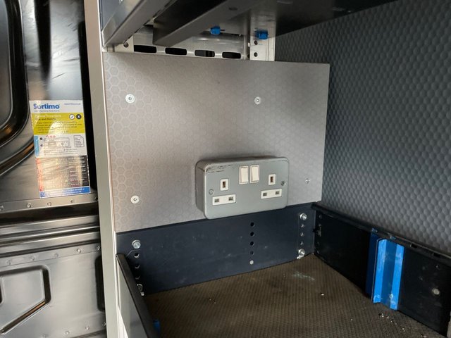 2021 Volkswagen Crafter 2L Trendline 5dr - Photo 4