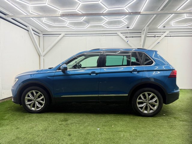 2018 VOLKSWAGEN TIGUAN 2018 2.0 TDI SE Navigation DSG 4Motion Euro 6 (s/s) 5dr - Photo 9