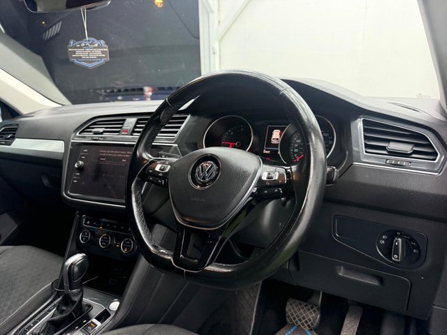 2018 VOLKSWAGEN TIGUAN 2018 2.0 TDI SE Navigation DSG 4Motion Euro 6 (s/s) 5dr - Photo 3