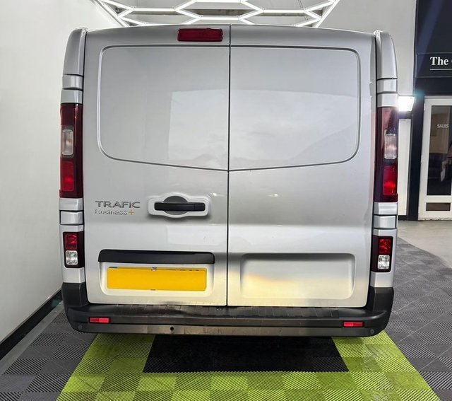 2018 RENAULT TRAFIC - Photo 5