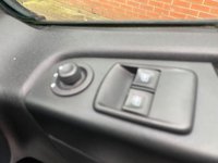 USED 2019 69 RENAULT TRAFIC 2.0 ENERGY 30 SPORT 6 SEAT L2 LWB SILVER CREW VAN *AIRCON* 