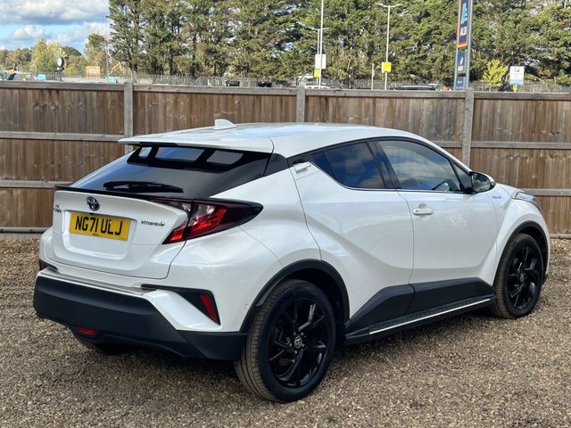 2022 TOYOTA C-HR - Photo 5