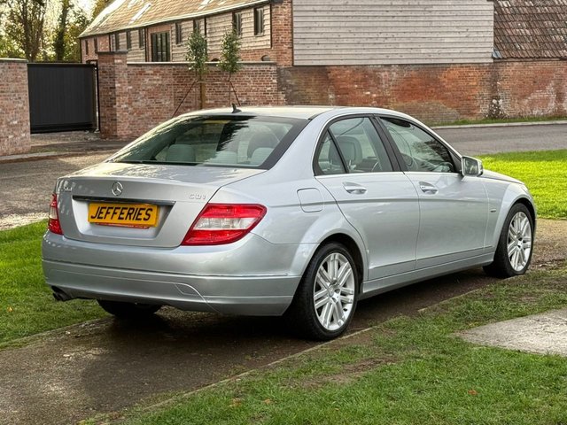 2010 Mercedes-Benz C-CLASS - Photo 10