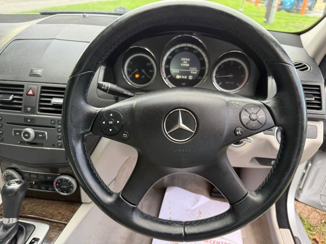 2010 Mercedes-Benz C-CLASS - Photo 12