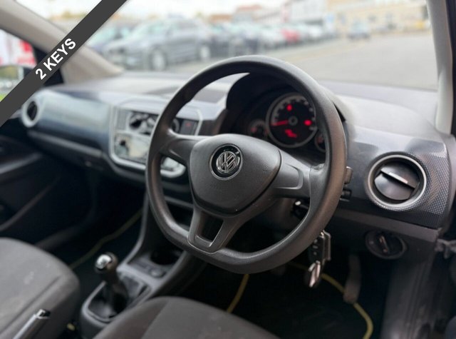2016 VOLKSWAGEN UP! - Photo 11