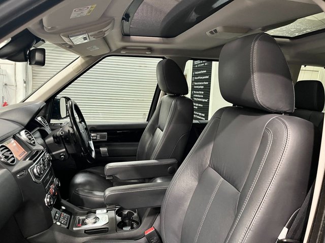 View our LAND ROVER DISCOVERY 4