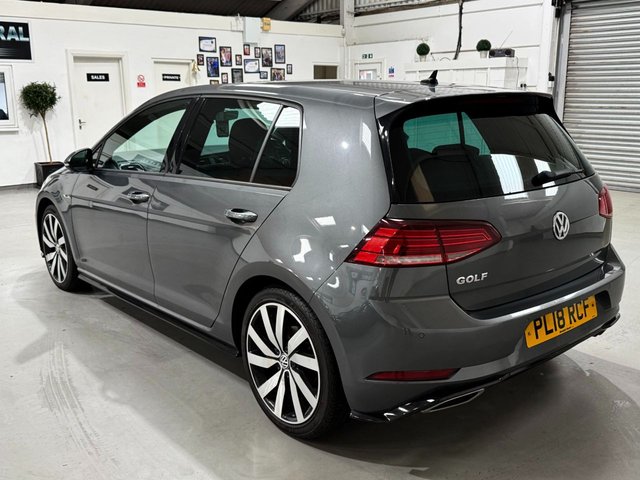 View our VOLKSWAGEN GOLF
