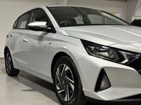 USED 2022 72 HYUNDAI I20 1.0 T-GDi MHEV SE Connect Hatchback 5dr Petrol Hybrid Manual Euro 6 (s/s) (100 ps) 1 OWNER+ FSH+SAT NAV+REAR PARK