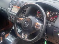 USED 2014 64 VOLKSWAGEN TIGUAN 2.0 TDI BlueMotion Tech R-Line SUV 5dr Diesel Manual 4WD Euro 5 (s/s) (140 ps) CAMBELT DONE * SATNAV * 4 WD *