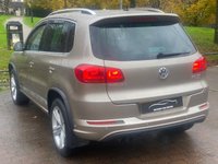 USED 2014 64 VOLKSWAGEN TIGUAN 2.0 TDI BlueMotion Tech R-Line SUV 5dr Diesel Manual 4WD Euro 5 (s/s) (140 ps) CAMBELT DONE * SATNAV * 4 WD *