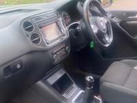 USED 2014 64 VOLKSWAGEN TIGUAN 2.0 TDI BlueMotion Tech R-Line SUV 5dr Diesel Manual 4WD Euro 5 (s/s) (140 ps) CAMBELT DONE * SATNAV * 4 WD *