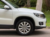 USED 2014 14 VOLKSWAGEN TIGUAN 2.0 TDI BlueMotion Tech Match SUV 5dr Diesel Manual 4WD Euro 5 (s/s) (140 ps) 